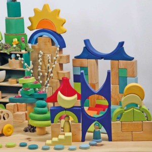 Top 5 Benefits of Wooden Toys vs Plastic Toys for Children