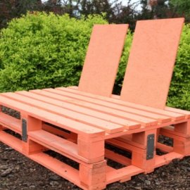 Wooden pallets in salons and gardens